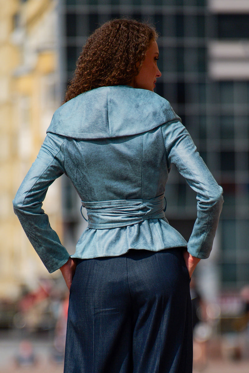 SUEDE-LOOK BLAZER WITH ASYMMETRICAL CLOSURE  IN BLUE - ESSENTIALS JIORO БЛЕЙЗЕР С ШАЛ ЯКА ОТ ВЕЛУР В АЗУРНО СИНЬО - ESSENTIALS JIORO