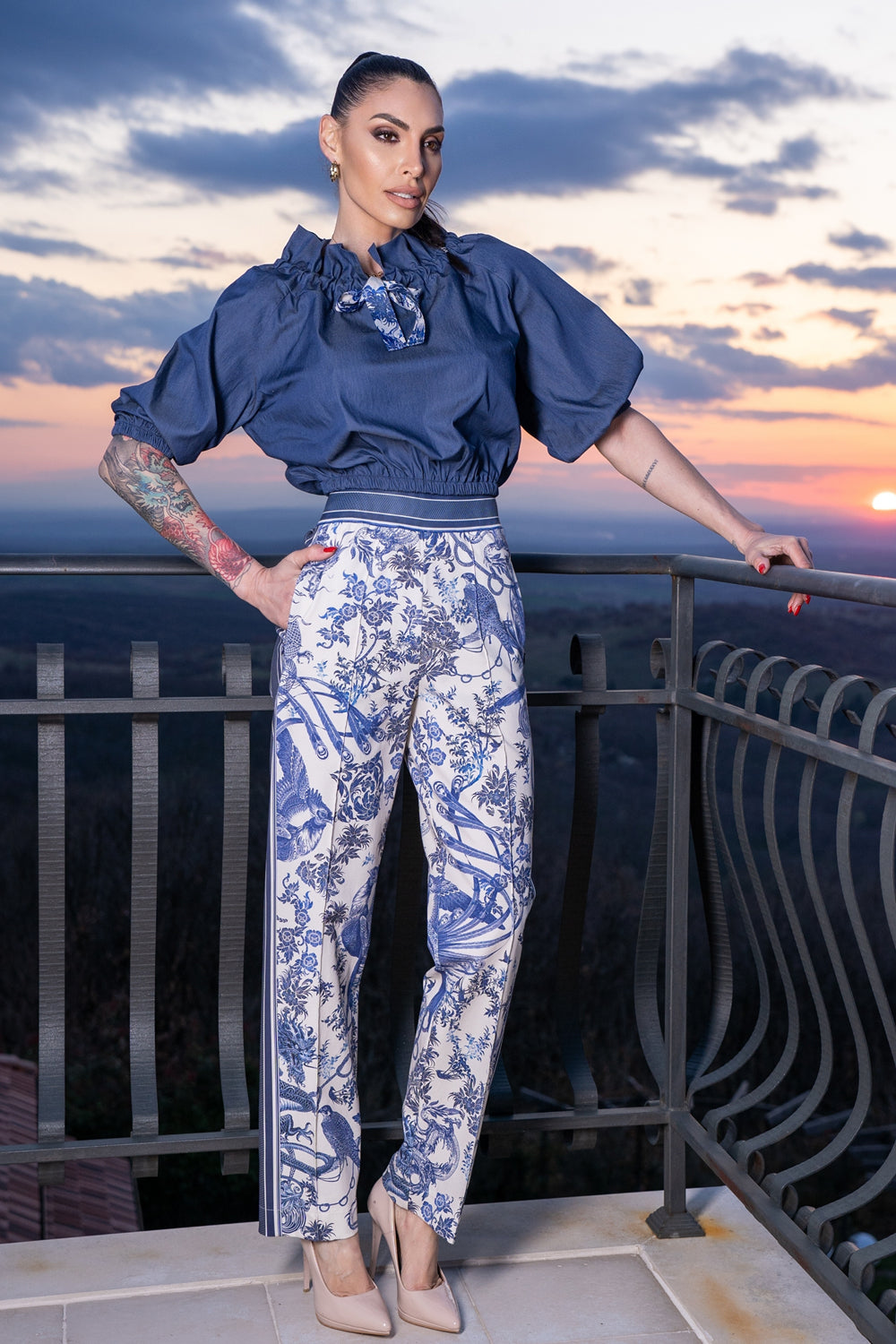 RUFFLED HIGH-NECK BLOUSE WITH PUFF SLEEVES - ASYA SKY