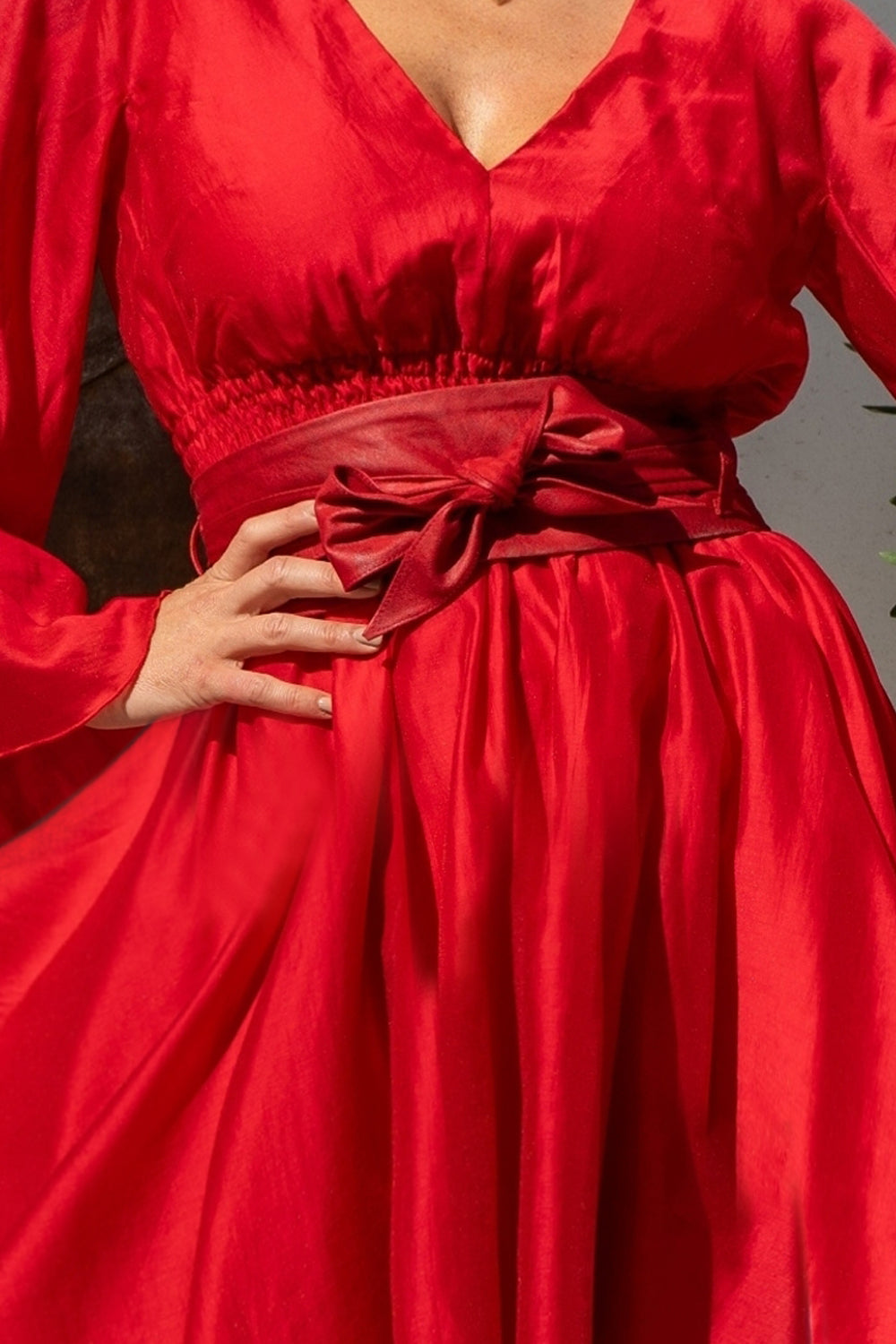 SHORT TENCEL DRESS WITH WIDE SLEEVES IN RED - ESSENTIALS JIORO КЪСА БОХО РОКЛЯ ОТ ТЕНСЕЛ С ГОЛ ГРЪБ В ЧЕРВЕНО - ESSENTIALS JIORO