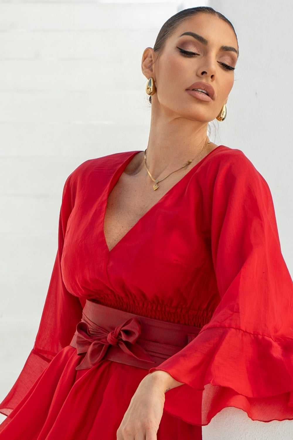 SHORT TENCEL DRESS WITH WIDE SLEEVES IN RED - ESSENTIALS JIORO КЪСА БОХО РОКЛЯ ОТ ТЕНСЕЛ С ГОЛ ГРЪБ В ЧЕРВЕНО - ESSENTIALS JIORO