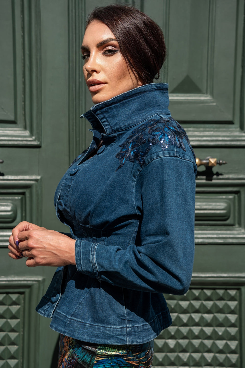 DENIM BLAZER ΜΕ ΔΑΝΤΕΛΕΝΙΕΣ ΕΦΑΡΜΟΓΕΣ - ESSENTIALS