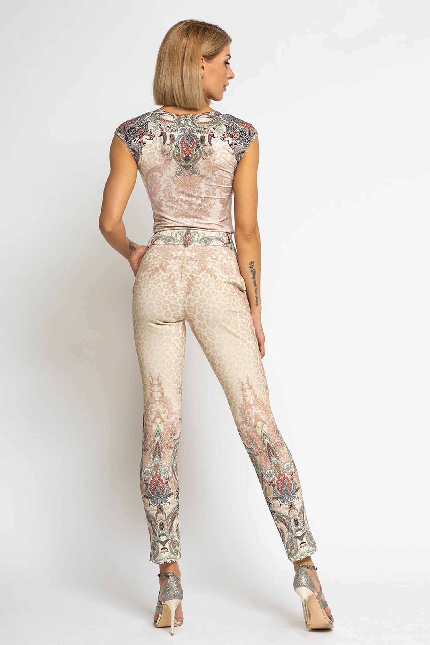 PANTALON CLASSIQUE EN VISCOSE – PAISLEY BEIGE